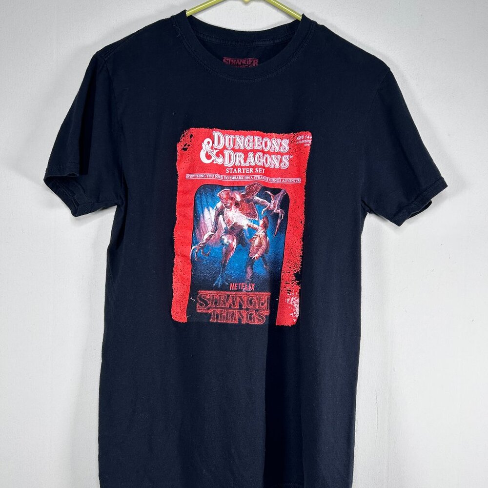 Netflix Stranger Things Shirt Men's Medium Crew Neck Blue-ish Black D&D Graphic